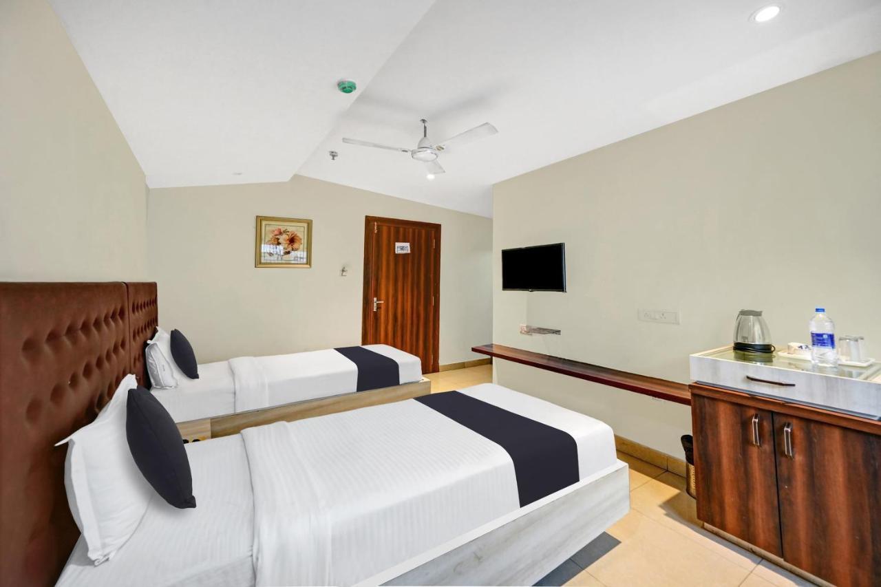 Townhouse Oak Pentagon Residency Bhubaneswar Exterior foto