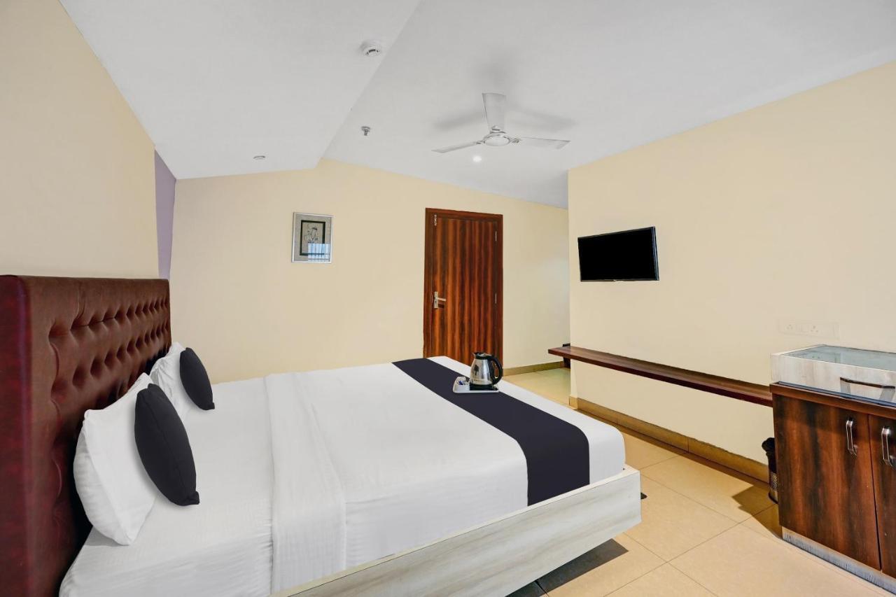Townhouse Oak Pentagon Residency Bhubaneswar Exterior foto